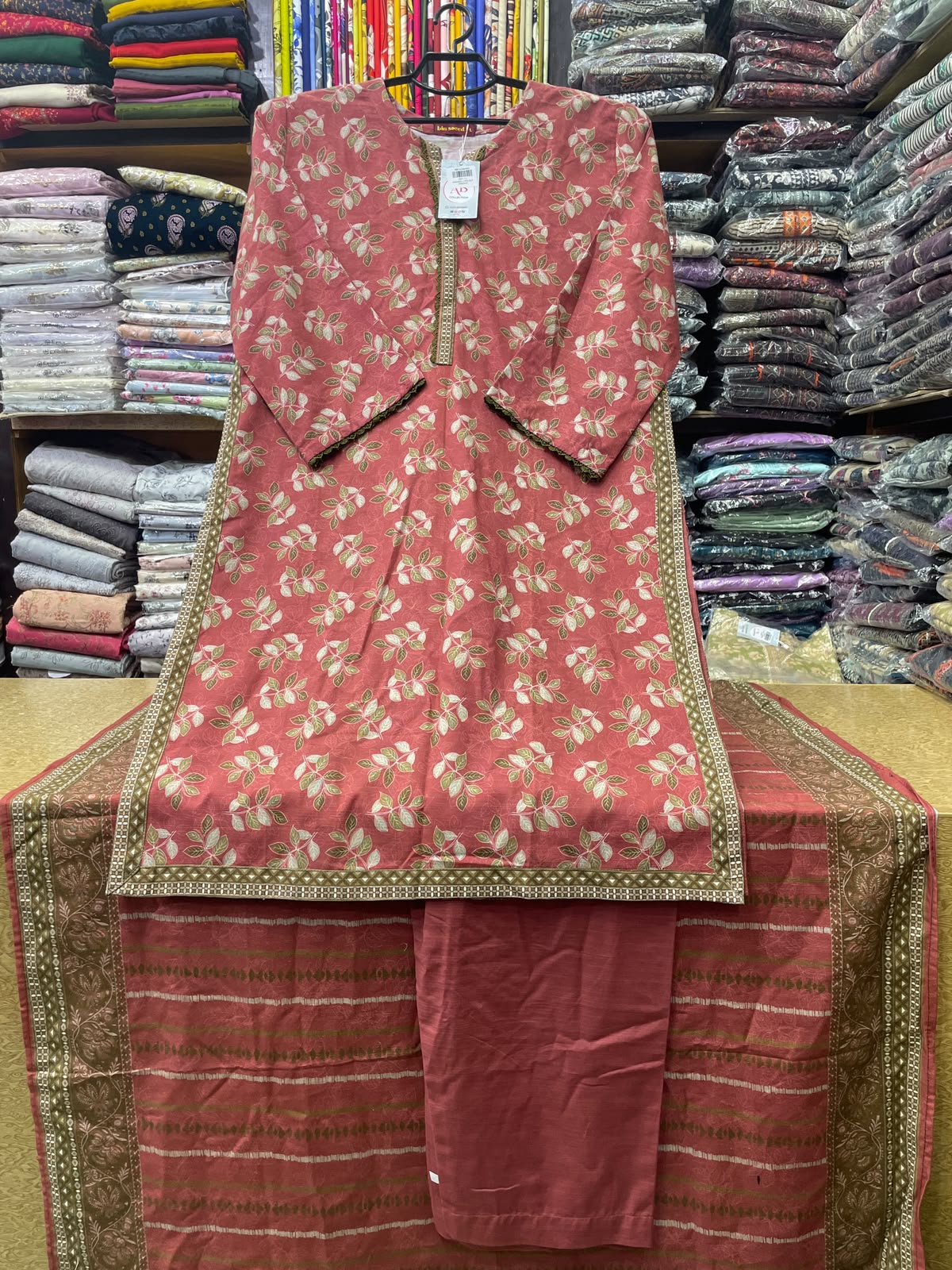BinSaeed Ready to Wear Stitched Khaddar 3 Piece Suit – Dusty Pink Floral Kurta, Trouser & Dupatta