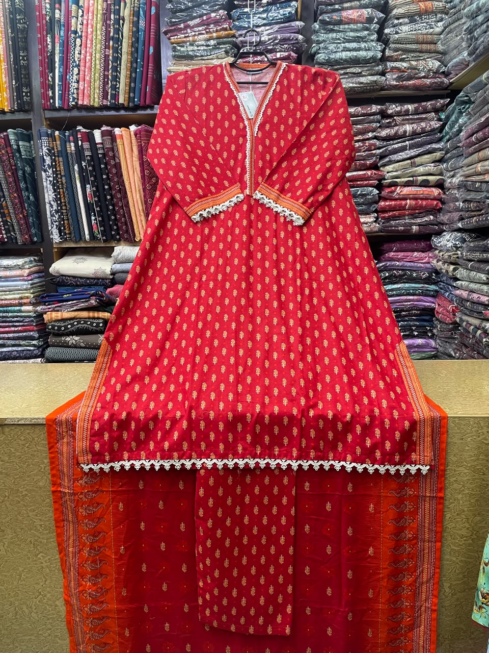 Bin Saeed Printed Khaddar 3-Piece Suit – Bright Chili Red Long Kaftan Style (Shirt Length 45+ Inches)