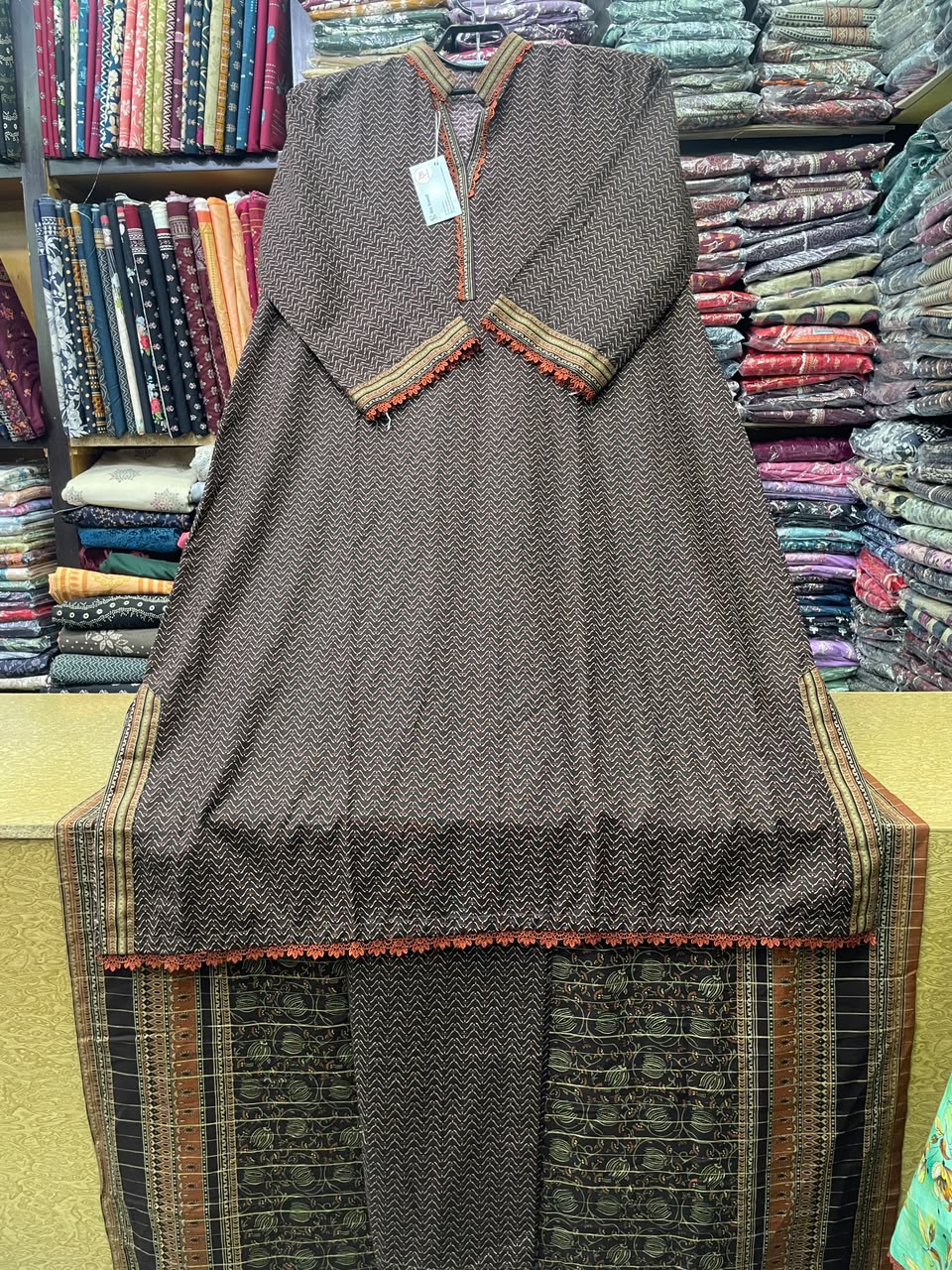 Bin Saeed Printed Khaddar 3-Piece Suit – Dark Brown Chevron Long Kaftan (Shirt Length 45+ Inches)