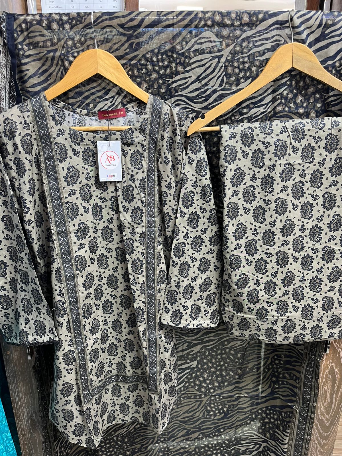 Bin Saeed Chic Floral & Animal Print 3-Piece Lawn Suit with Trendy Fershi Shalwar