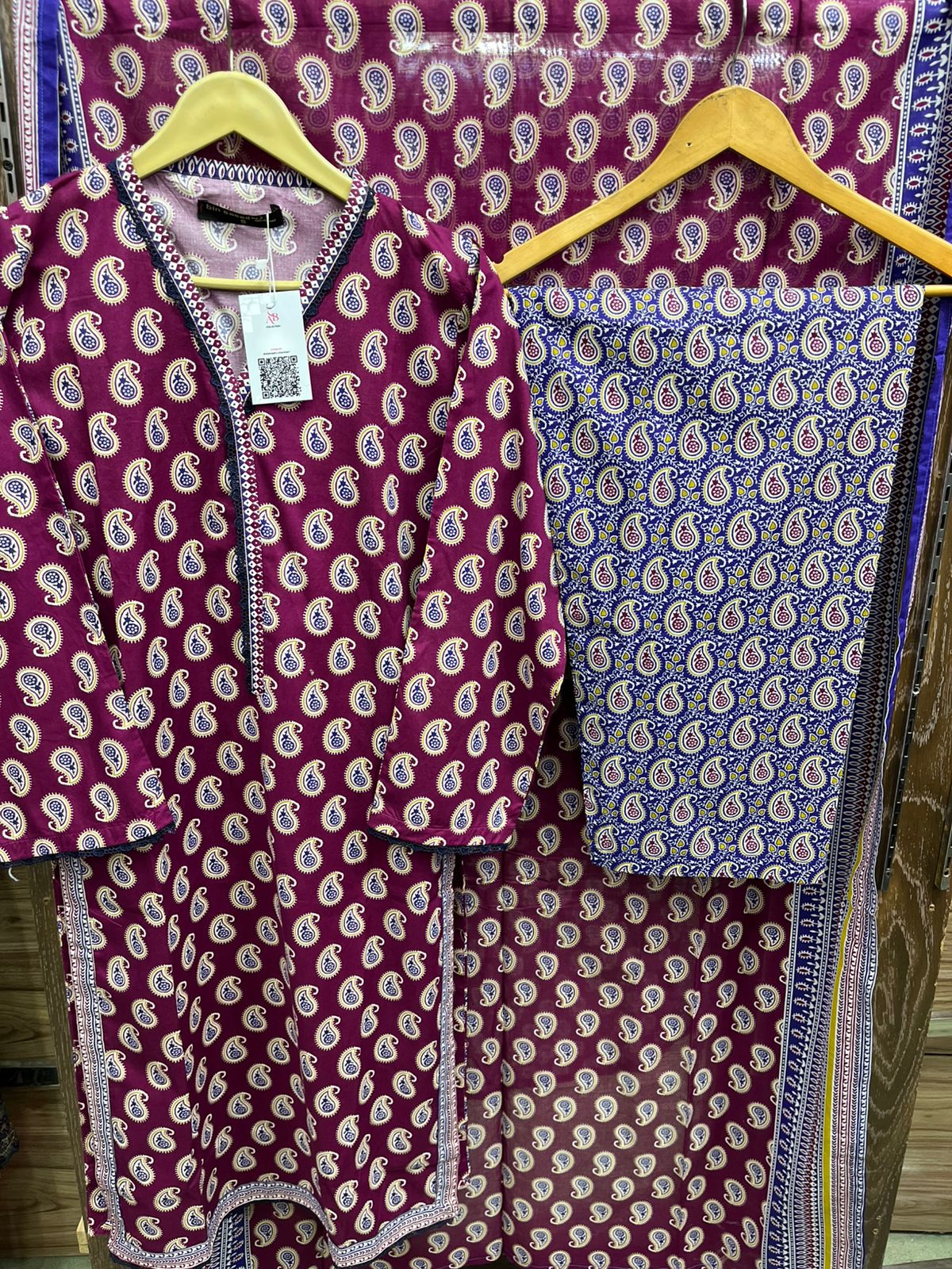 Luxury Plum Paisley Printed Lawn 3 Piece Elegant Ethnic Wear