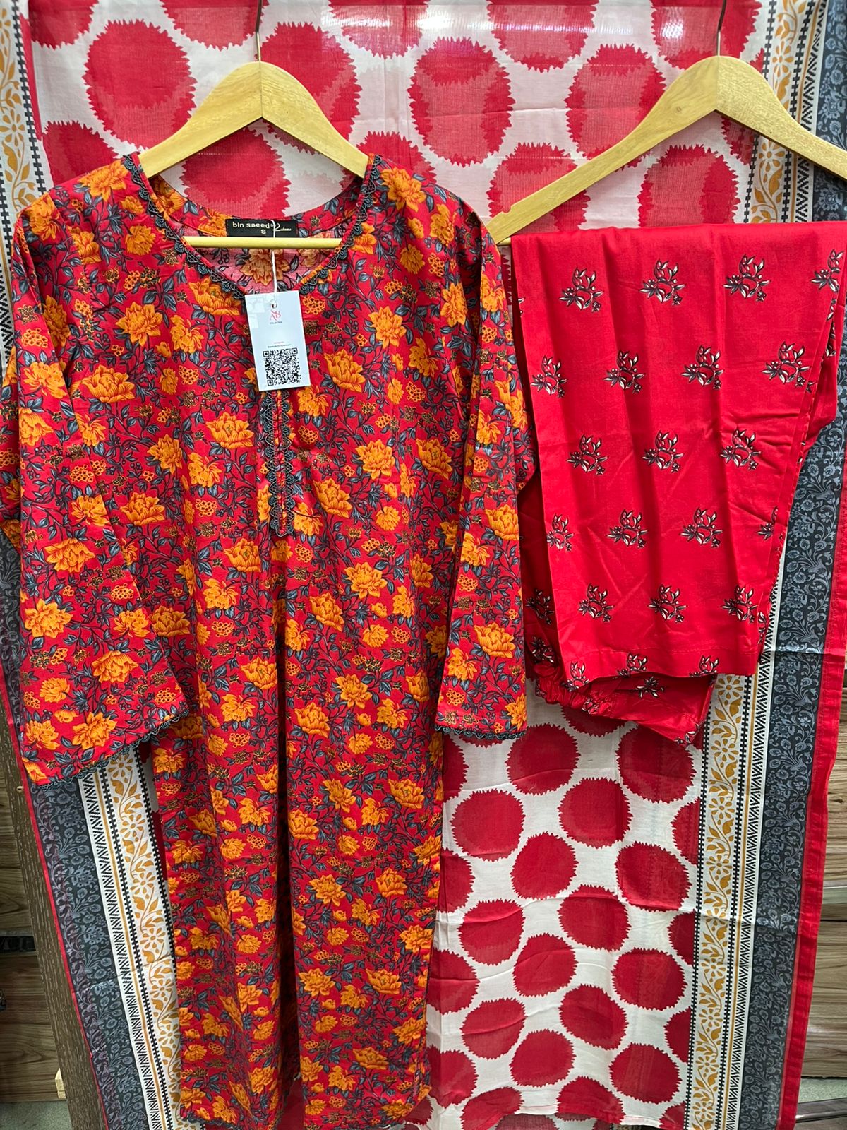 Luxury Red & Orange Floral Lawn 3 Piece Suit Vibrant Summer Arrival