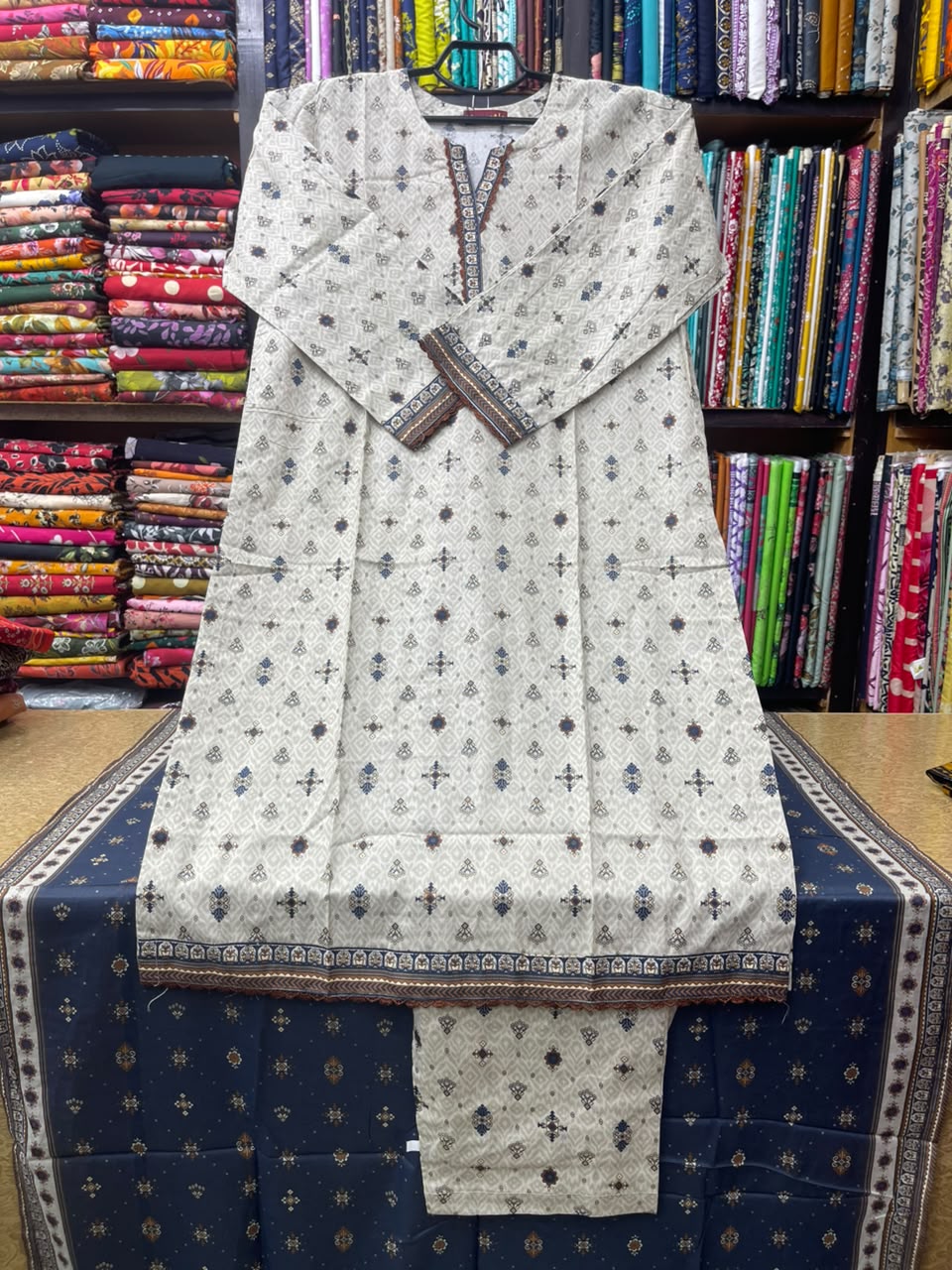 Bin Saeed Premium Ivory & Indigo Lawn 3-Piece Suit