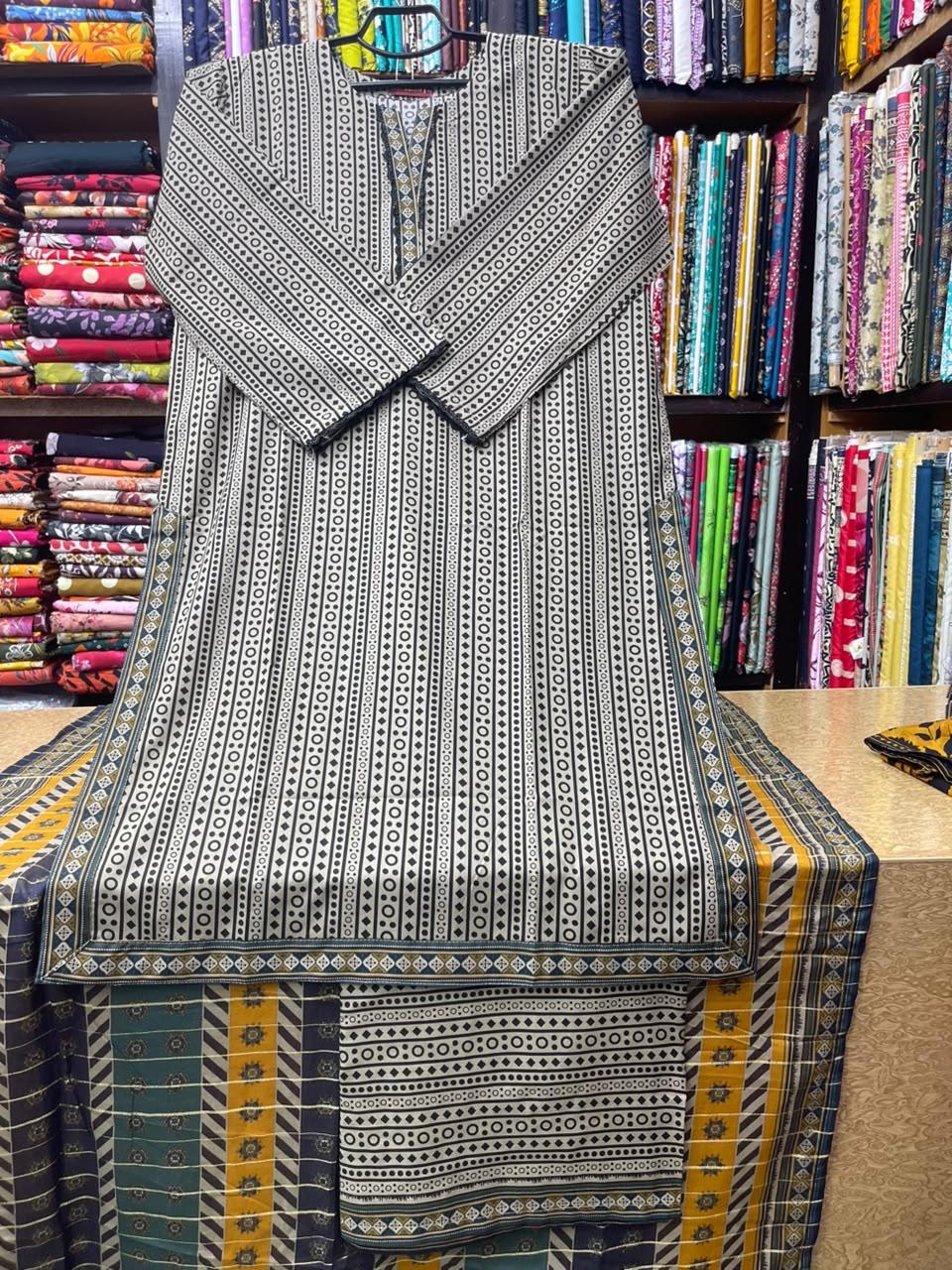 Bin Saeed Premium Monochrome & Mustard Lawn 3-Piece Suit