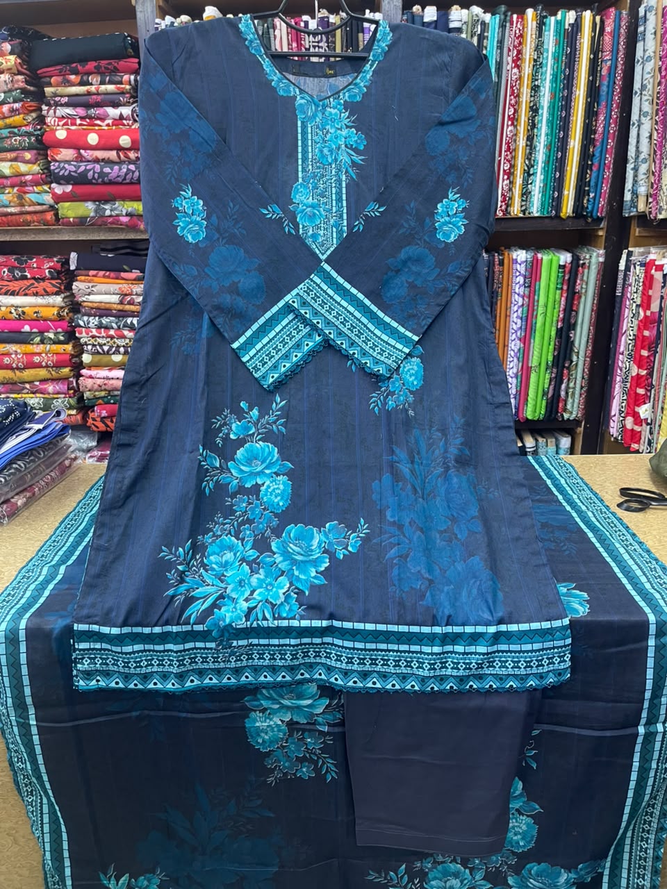 Women's Teal Blue 3-Piece Printed Lawn Article