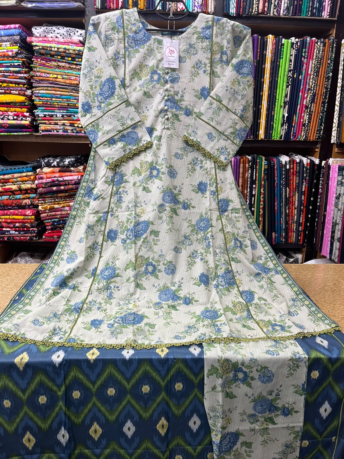 AB Collection 3-Piece English Meadow Floral Printed Lawn Suit