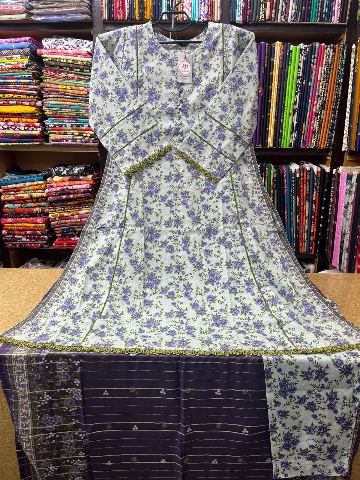 AB Collection 3-Piece Lavender Bouquet Printed Lawn Suit