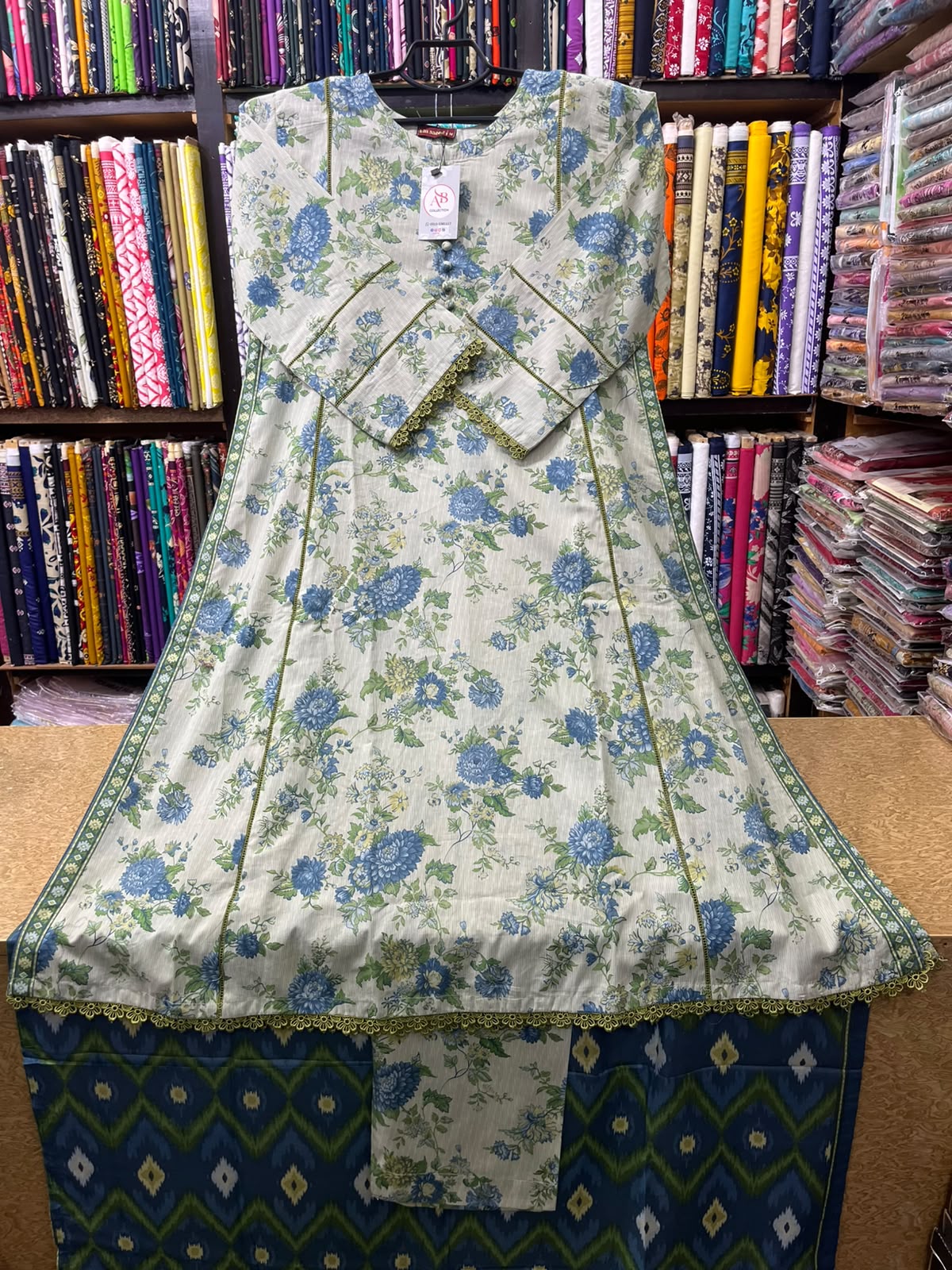 Elegant 3-Piece Floral Printed Lawn Suit
