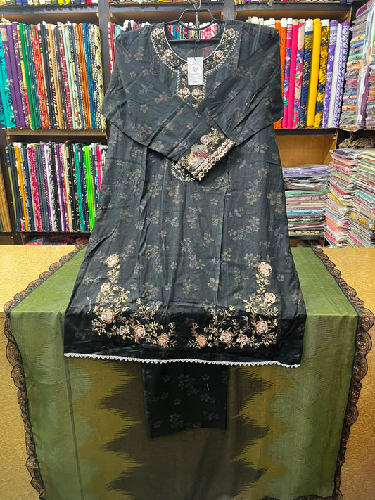 Elegant Black Embroidered Lawn 3-Piece Suit Designer Chiffon Lace Dupatta