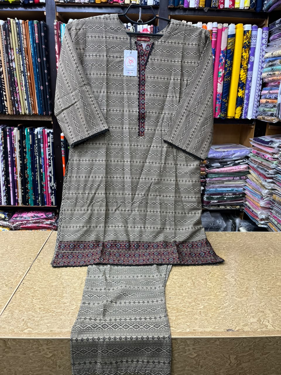 Elegant Geometric 2Piece Printed Lawn Suit – Shirt & Pants Set