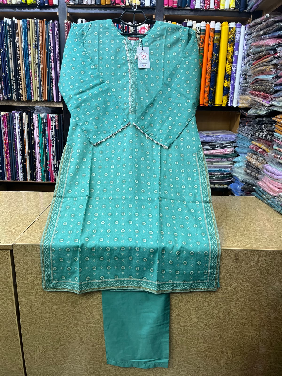 Refreshing Sea Green Printed Lawn 2-Piece Suit