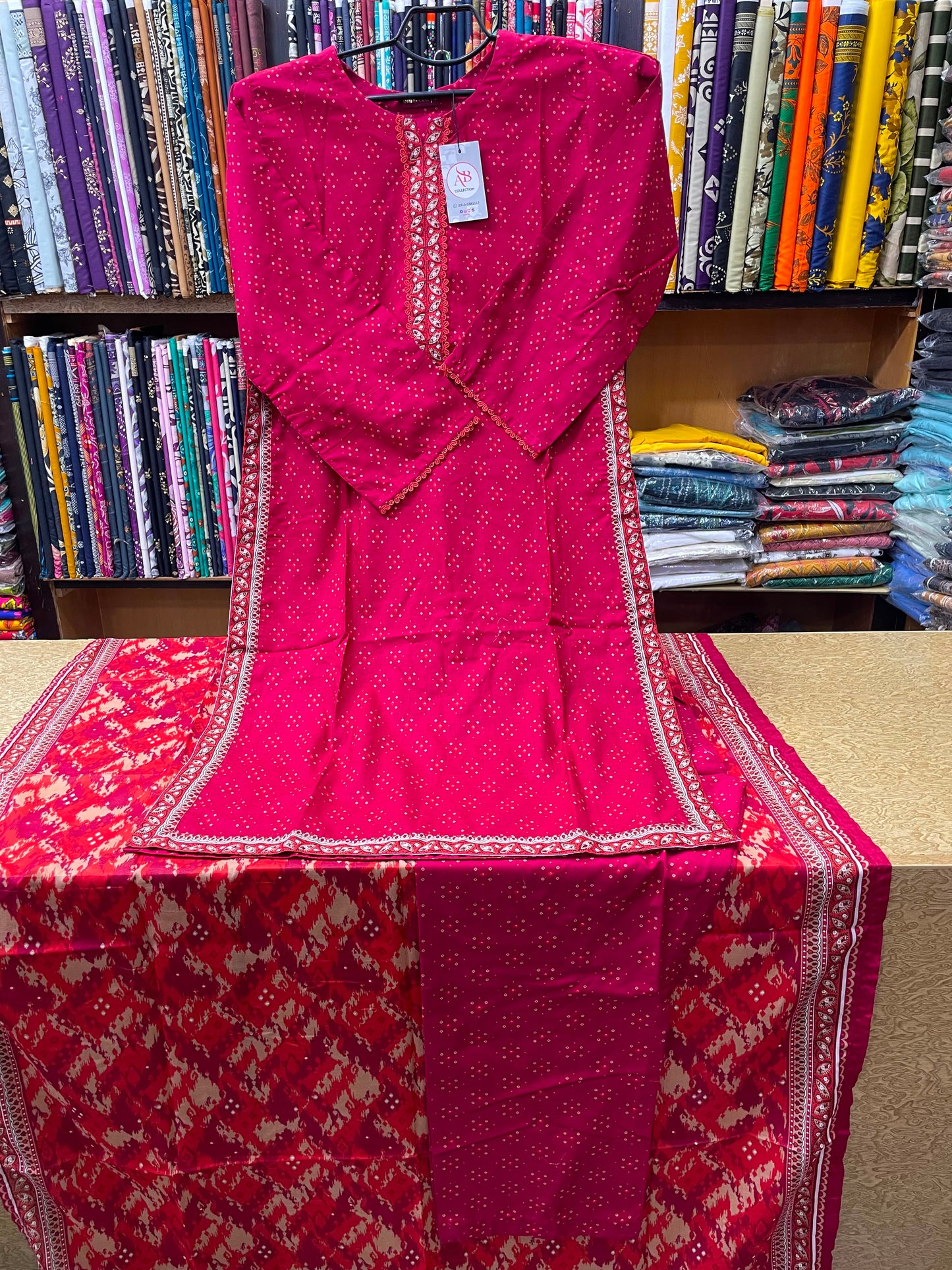 Vibrant Magenta Pink Chunri Printed 3-Piece Lawn Suit