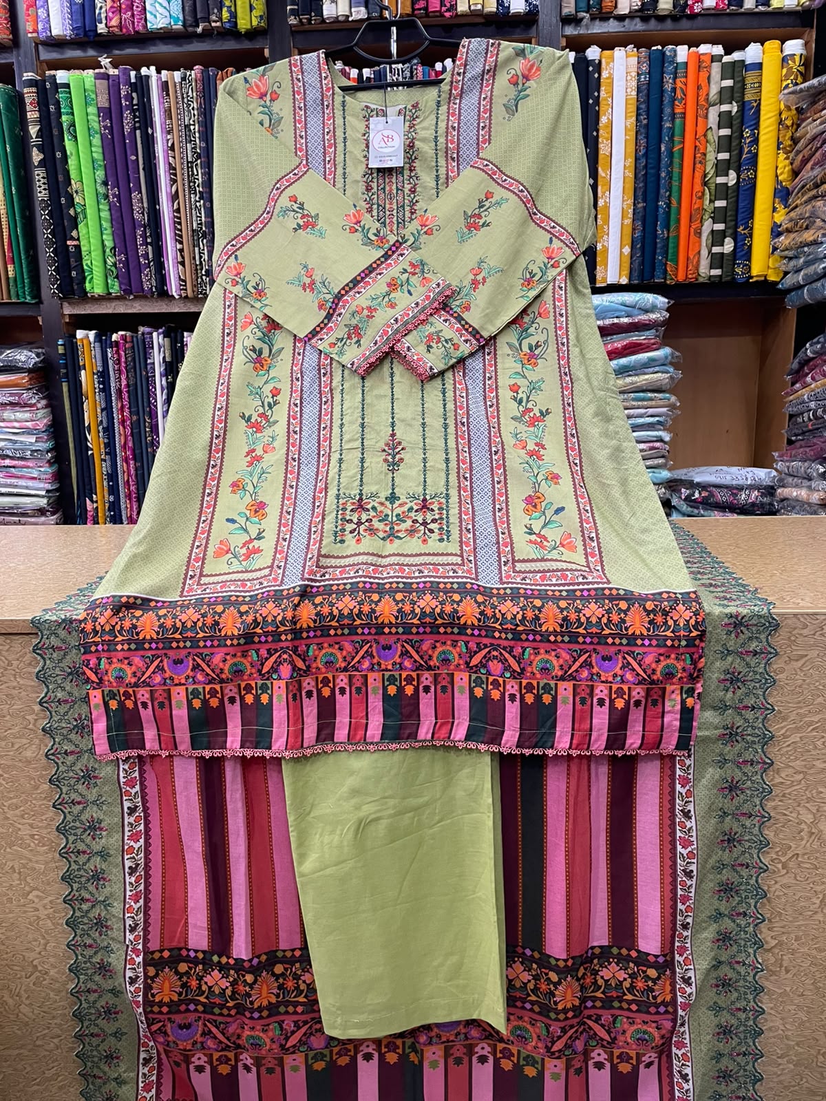 3 Piece Embroidered Lawn Suit with Embroidered Lace Dupatta & Plain Trouser  Pistachio Green & Coral Floral
