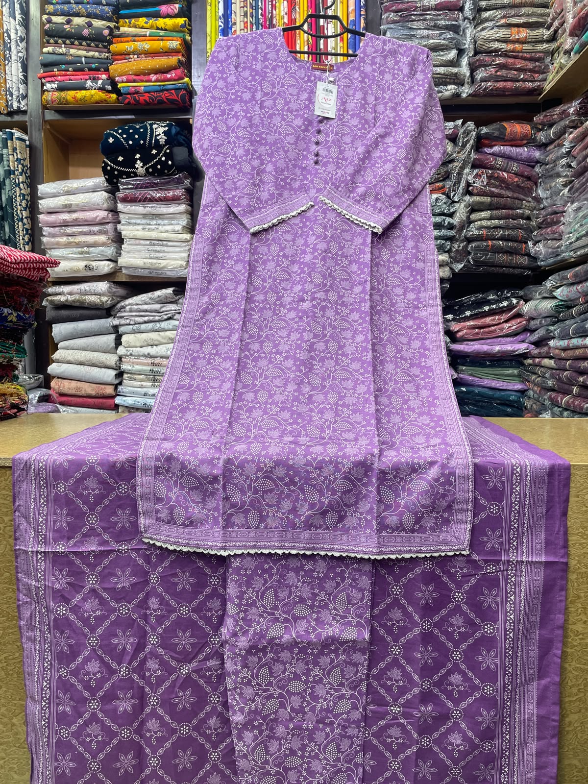Bin Saeed Printed Khaddar 3-Piece Suit – Elegant Lilac Long Shirt (50" Length) with Side Pocket, Lace Detailing & Matching Printed Dupatta