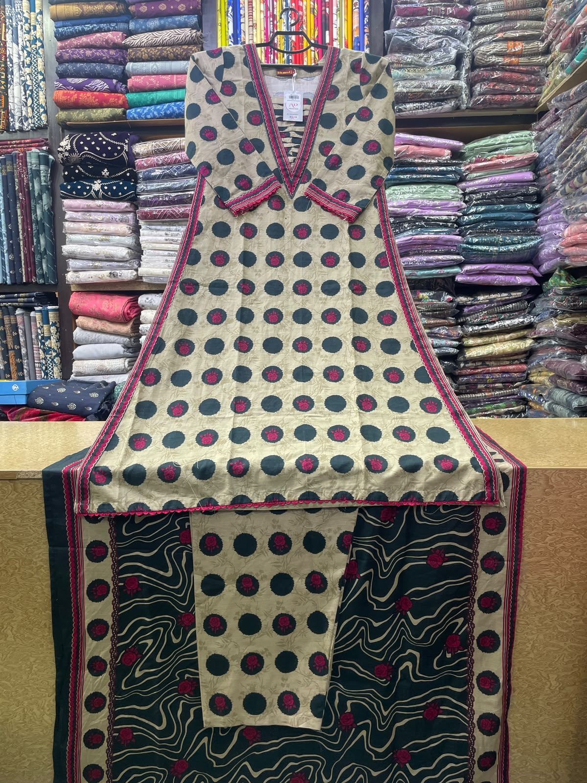 Bin Saeed 3-Piece Printed Khaddar A-Line Suit Set with Polka Dot Design & Contrast Wavy Dupatta