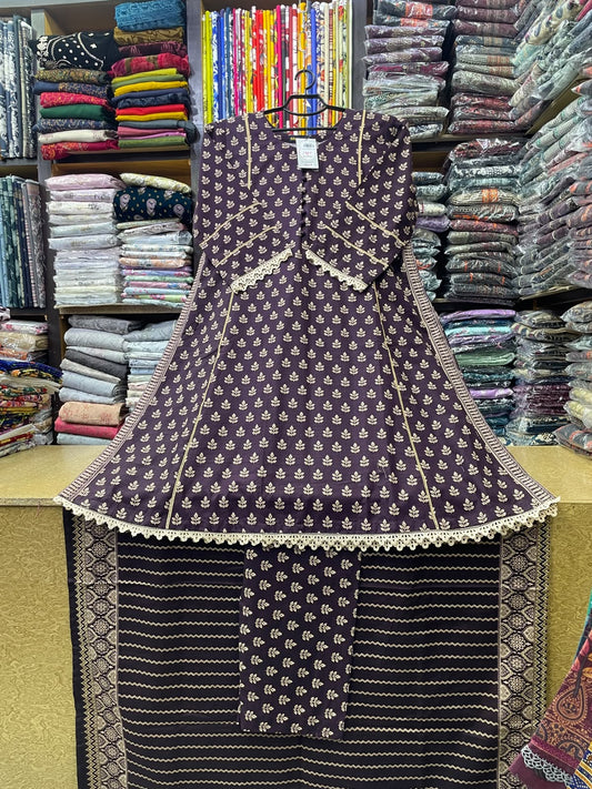 Bin Saeed 3-Piece Printed A-Line Suit | Dark Plum Grape Kurti with Off-White Lace Trims & Patterned Dupatta