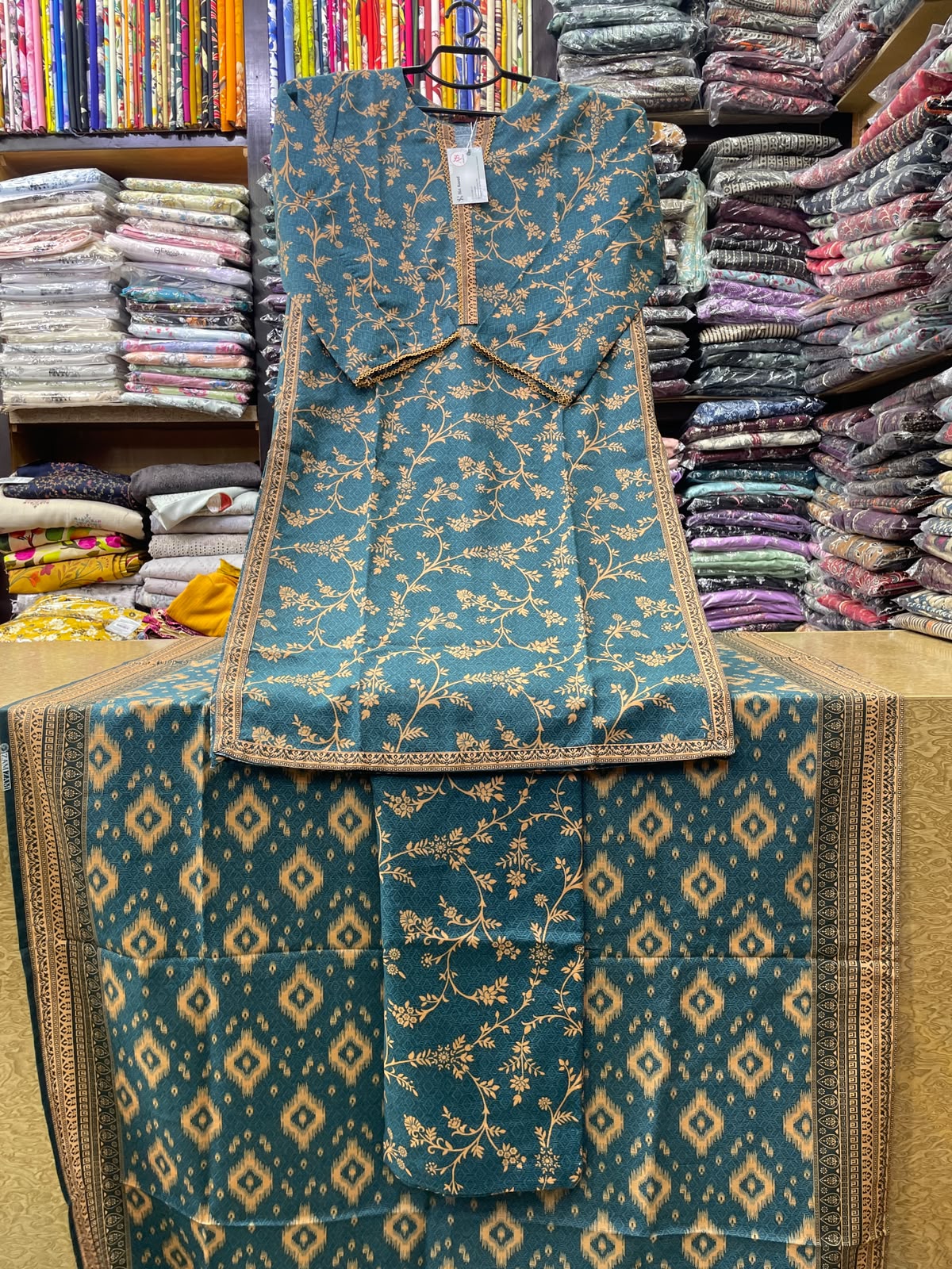 Bin Saeed Winter Collection - 3 Pc Floral Printed Khaddar