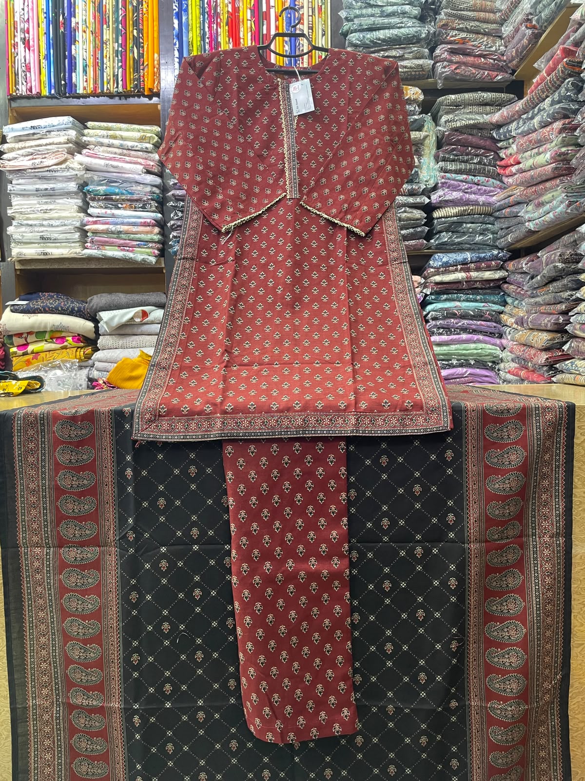 Bin Saeed Winter Collection - 3 Pc Rust Red Printed Khaddar Shirt, Trouser