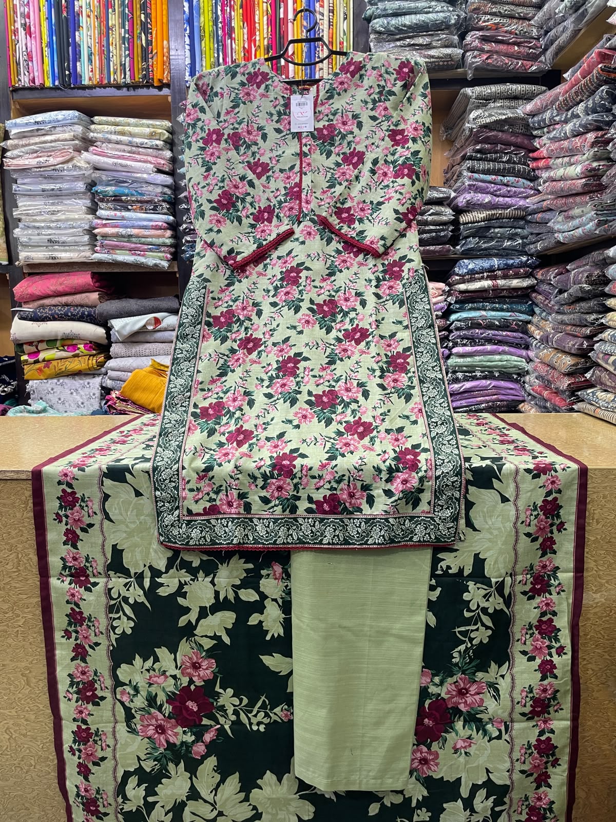 Bin Saeed Printed Khaddar 3-Piece Suit with Printed Shawl – Pistachio Green & Maroon Floral Design