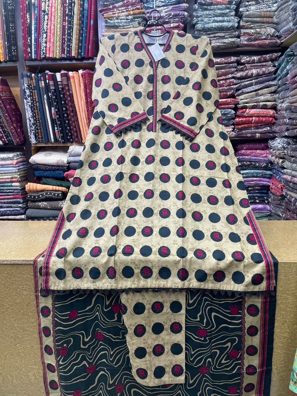 Bin Saeed Printed Khaddar 3-Piece Suit – Beige & Black Polka Dot Floral Rose Long Kaftan (Shirt Length 45+ Inches)
