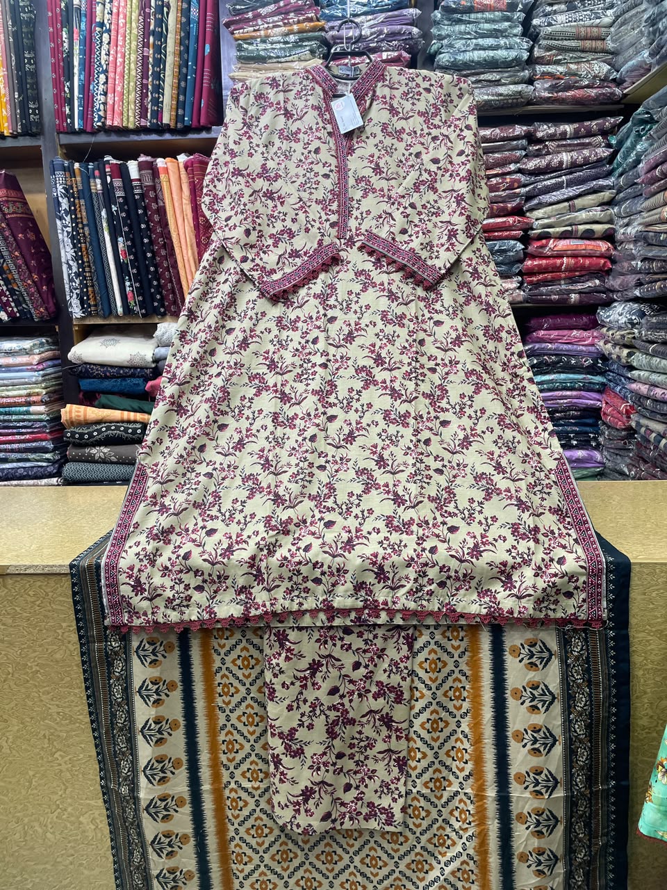 Bin Saeed Printed Khaddar 3-Piece Suit – Beige & Plum Floral Long Kaftan (Shirt Length 45+ Inches)