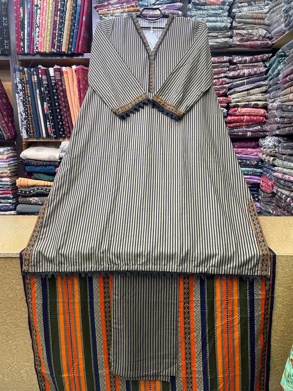 Bin Saeed Printed Khaddar 3-Piece Suit – Beige & Black Vertical Stripe Long Kaftan (Shirt Length 45+ Inches)