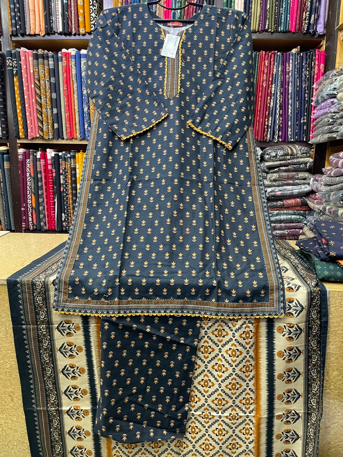 Bin Saeed Printed Khaddar 3-Piece Suit – Charcoal Black Printed Shirt, Matching Trouser & Printed Khaddar Dupatta