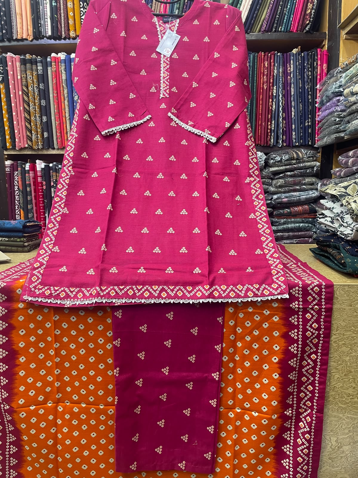 Bin Saeed Printed Khaddar 3-Piece Suit – Magenta Pink Small Print Shirt, Matching Trouser & Chunri Dupatta