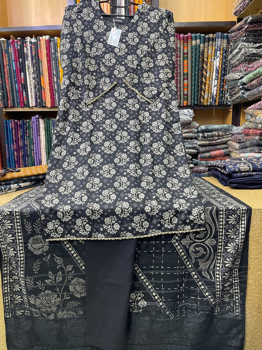 Bin Saeed Printed Wool Marina 3-Piece Suit – Black Floral Printed Shirt, Plain Trouser & Printed Dupatta
