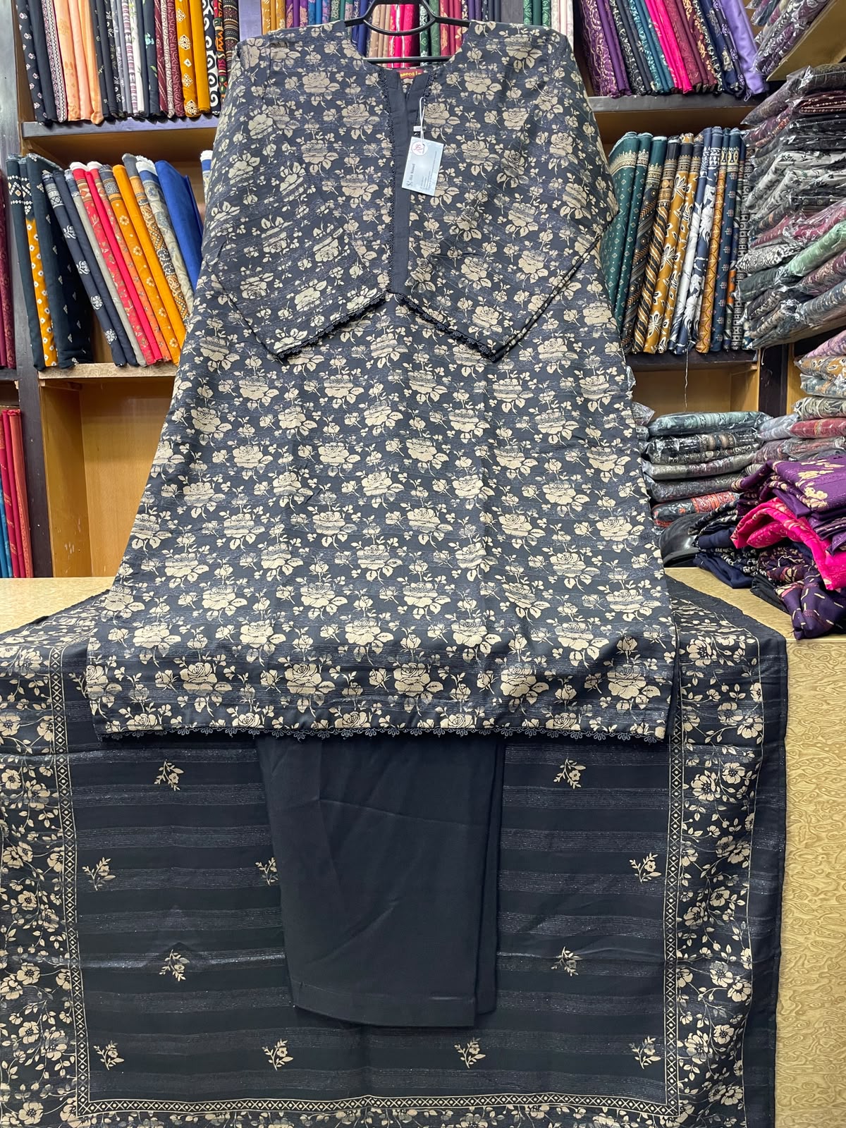 Bin Saeed Printed Wool Marina 3-Piece Suit – Charcoal Black Floral Shirt, Plain Trouser & Printed Dupatta