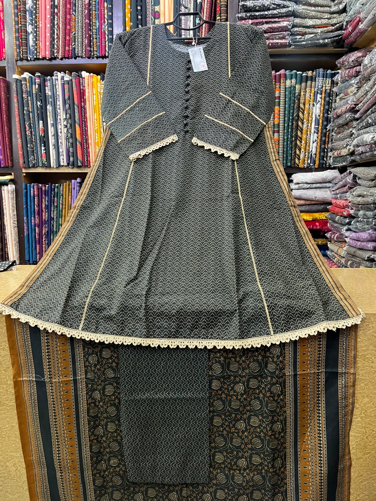Bin Saeed Winter Khaddar 3-Piece Printed A-Line Suit with Printed Shawl – Charcoal Grey & Mustard